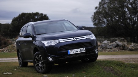Mitsubishi Outlander 220 DI-D 2WD (I): Motor, consumo y comportamiento