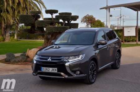 El sistema S-AWC del Mitsubishi Outlander PHEV 2016, al detalle