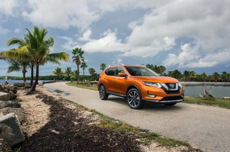 Estados Unidos - Diciembre 2016: El Nissan X-Trail (Rogue) conquista América con su restyling