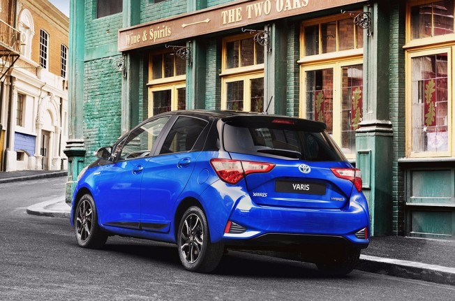 Toyota Yaris 2017 Ya Sabemos Los Precios Del Renovado Utilitario Toyota Yaris Hybrid 2017