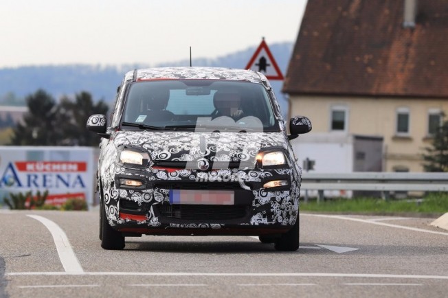 Fiat Panda 2018 - foto espía frontal Fiat Panda 2018 - foto espía frontal