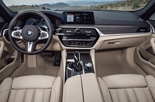 BMW Serie 5 Touring 2017 - interior BMW Serie 5 Touring 2017 - interior