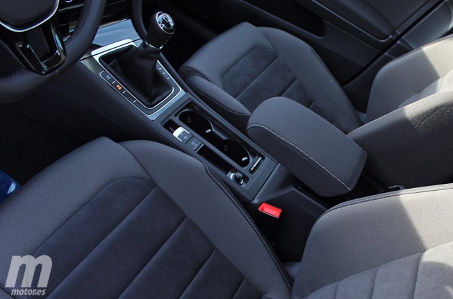 Volkswagen Golf Variant 2017 - interior Volkswagen Golf Variant 2017 - interior