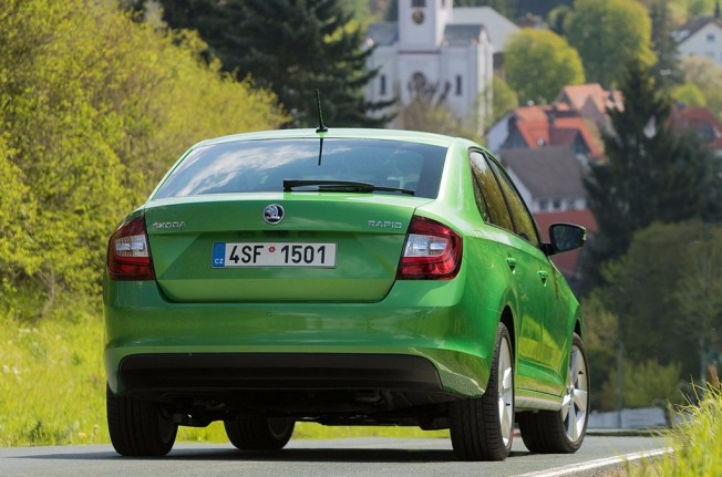 Skoda Rapid 2017 - posterior Skoda Rapid 2017 - posterior