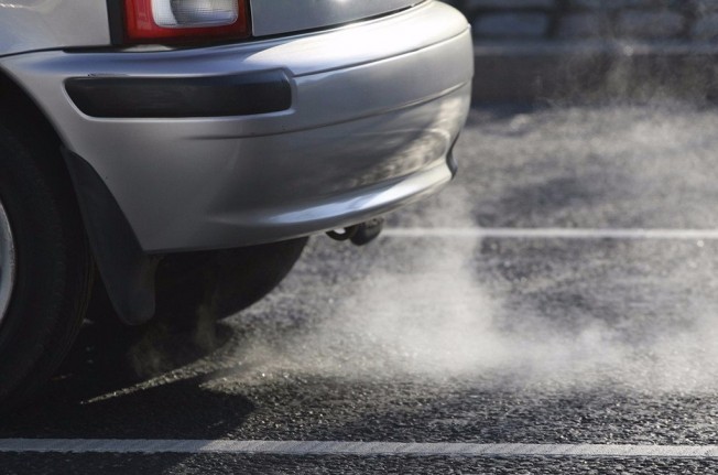 Gases de escapes de coches Gases de escapes de coches
