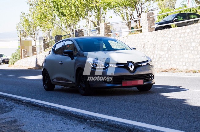 Renault Clio 2019 - foto espía Renault Clio 2019 - foto espía