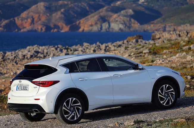 Infiniti Q30 - posterior Infiniti Q30 - posterior
