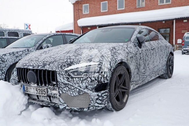 Mercedes-AMG GT4 - foto espía Mercedes-AMG GT4 - foto espía