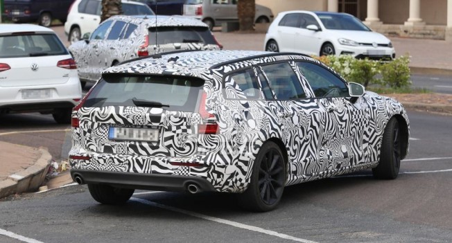 Volvo V60 2018 - foto espía posterior Volvo V60 2018 - foto espía posterior