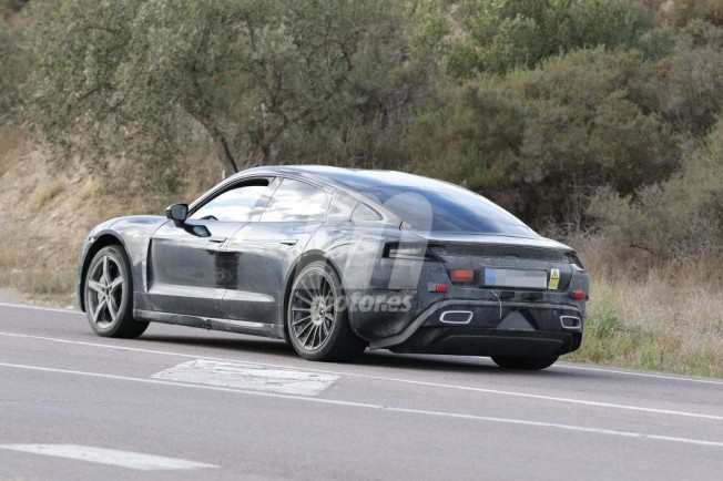Porsche Mission E 2020 - foto espía posterior Porsche Mission E 2020 - foto espía posterior