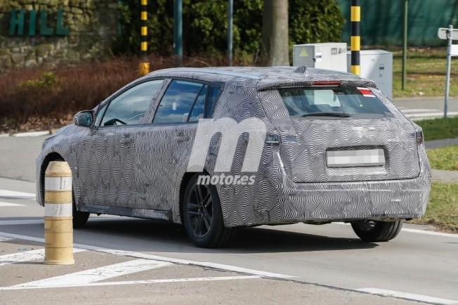 Toyota Auris Touring Sports 2019 - foto espía posterior Toyota Auris Touring Sports 2019 - foto espía posterior