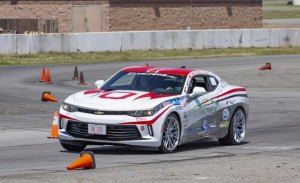 El Chevrolet Camaro PHEV de la Universidad de Ohio vence la EcoCAR 3