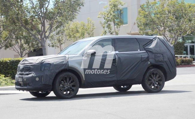 Kia Telluride 2019 - foto espía lateral Kia Telluride 2019 - foto espía lateral