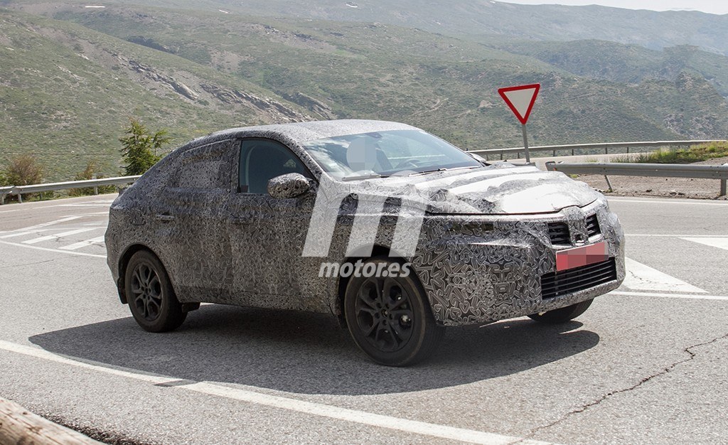 dacia-suv-coupe-fotos-espia-201847792_3.