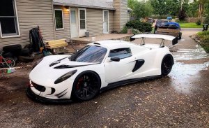 Lotus Elise con motor V10 BMW, el Hennessey Venom GT casero