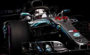 Pole "mejorable" de Mercedes en "una sesión simple" para Hamilton