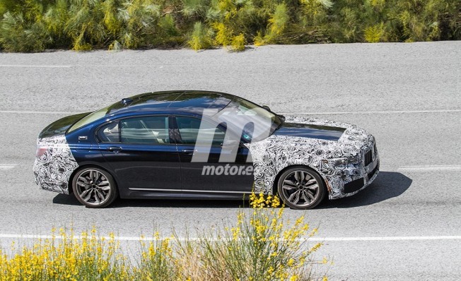 BMW Serie 7 2019 - foto espía lateral BMW Serie 7 2019 - foto espía lateral