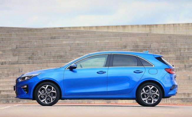 Kia Ceed 2018 - lateral Kia Ceed 2018 - lateral
