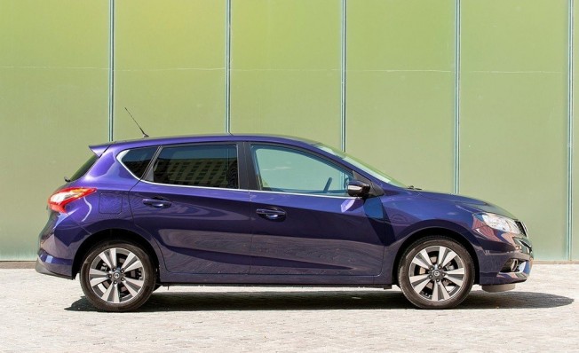 Nissan Pulsar - lateral Nissan Pulsar - lateral