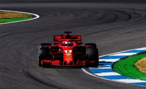 Vettel triunfa en una clasificación soñada