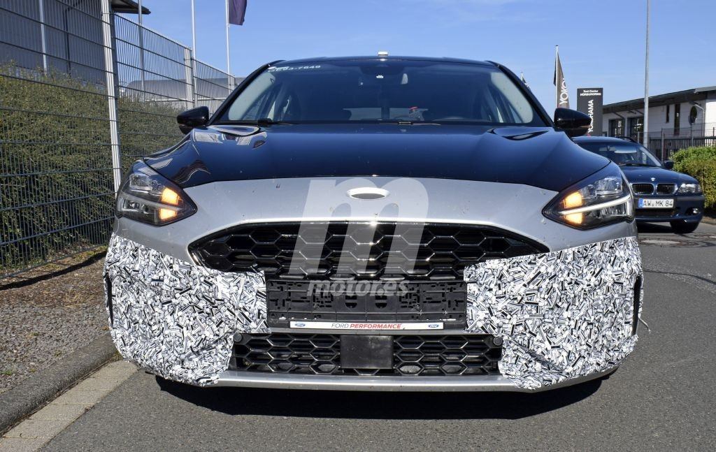 ford-focus-st-201849467_1.jpg
