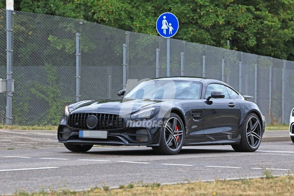 mercedes-amg-gt-facelift-201849180_4.jpg