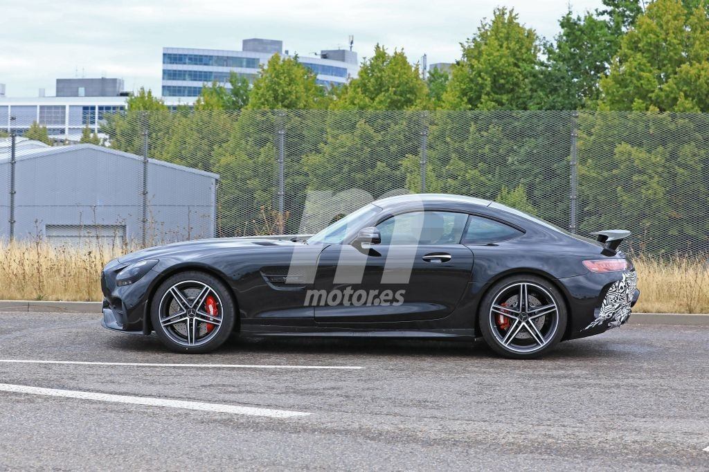 mercedes-amg-gt-facelift-201849180_8.jpg