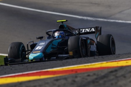Balsámico triunfo de Latifi; Norris aprieta la pelea por el título