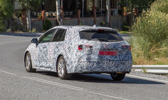 Toyota Auris Touring Sports 2019 - foto espía posterior Toyota Auris Touring Sports 2019 - foto espía posterior