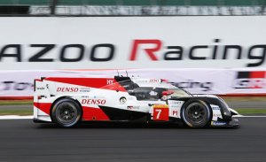 El Toyota #7 repite al frente del FP2, Alonso progresa en Silverstone