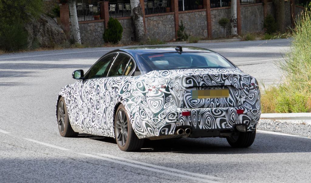 jaguar-xe-fotos-espia-lavado-de-cara-201