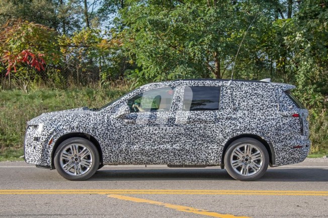 cadillac-xt6-2020-camuflaje-fotos-espia-