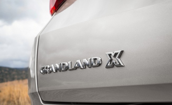 Opel Grandland X - posterior Opel Grandland X - posterior