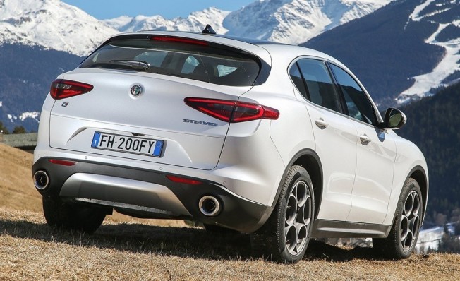 Alfa Romeo Stelvio - posterior Alfa Romeo Stelvio - posterior