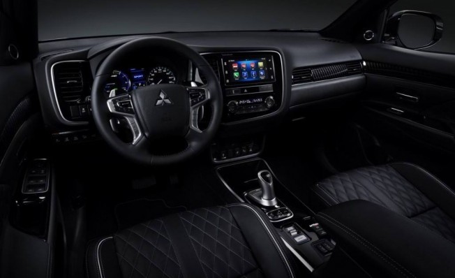 Mitsubishi Outlander PHEV - interior Mitsubishi Outlander PHEV - interior