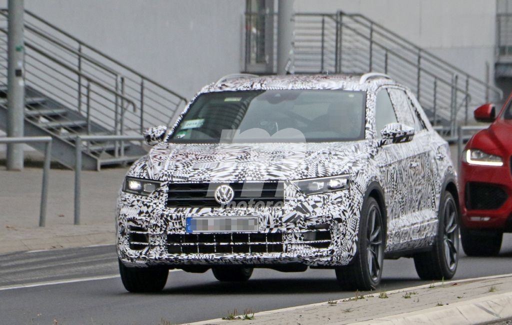 volkswagen-t-roc-r-201849821_12.jpg