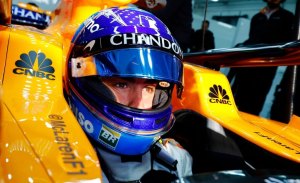 Alonso propone una cámara en el casco para Austin, la FOM la rechaza