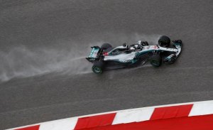 Hamilton, cauto pese a la sanción de Vettel: "Puedes perder mucho si te equivocas"