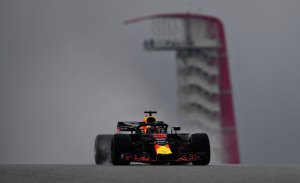 La limitación de neumáticos reduce el rodaje de Ricciardo tras un pinchazo