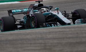 Mercedes cambia la bomba de agua en los monoplazas de Hamilton y Bottas