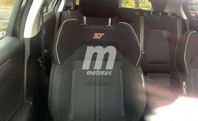 Ford Focus ST 2019 - foto espía interior Ford Focus ST 2019 - foto espía interior