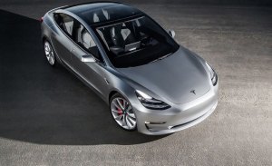 Tesla lanza nueva versión del Model 3 con 418 km de autonomía