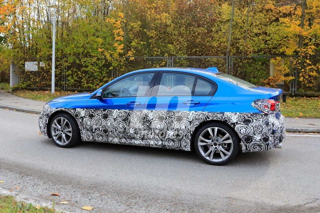 bmw-serie-1-sedan-fotos-espia-201851674_