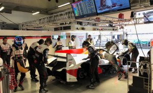 Doblete de Toyota en unos libres de pista cambiante en Shanghái
