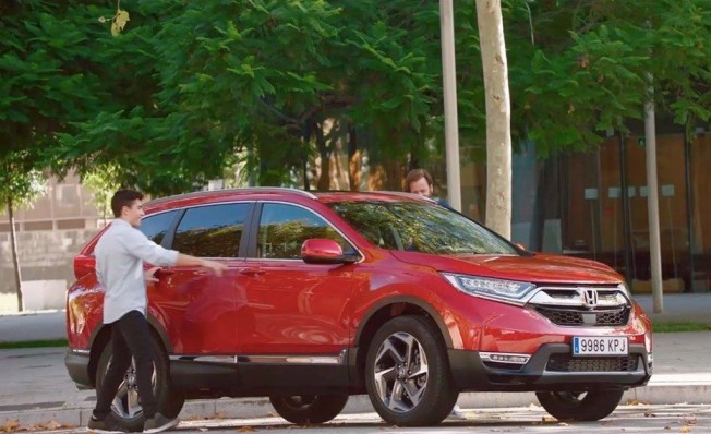 Marc Márquez descubre el nuevo Honda CR-V Marc Márquez descubre el nuevo Honda CR-V