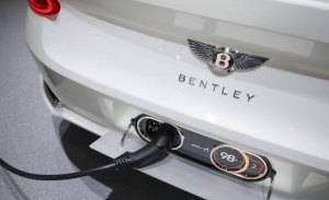 Bentley retrasará el lanzamiento comercial de sus eléctricos hasta 2025