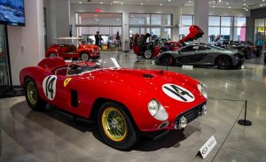 El último de los Ferrari 290 MM lideró las subastas del Petersen Museum