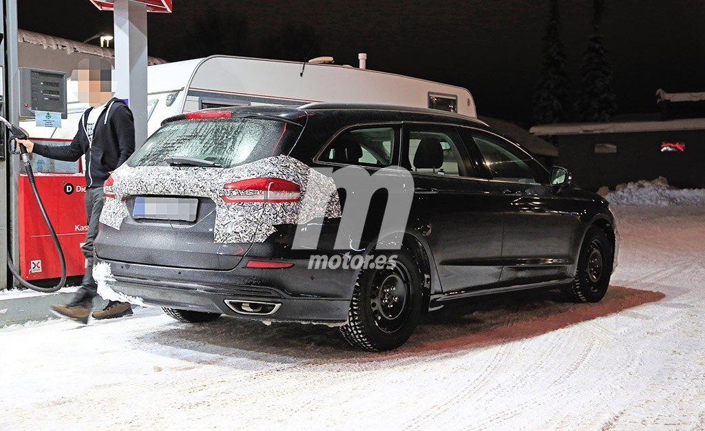interior-ford-mondeo-2019-fotos-espia-20