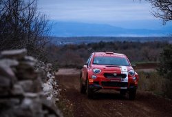 El Fiat 500X MR R4 ya rueda con varios pilotos al volante