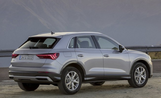 Audi Q3 2019 - posterior Audi Q3 2019 - posterior